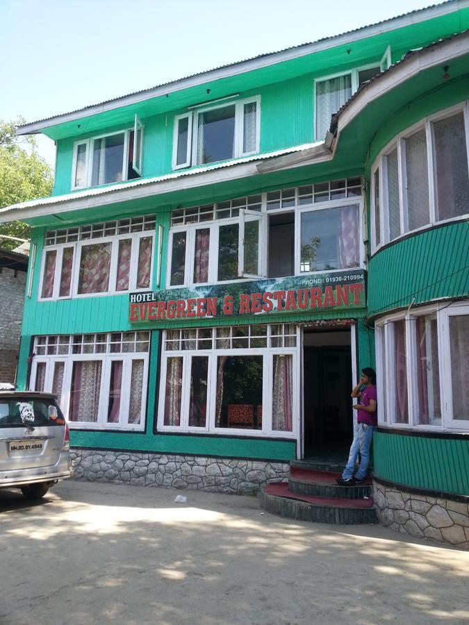 Hotel Evergreen Pahalgam Exterior photo