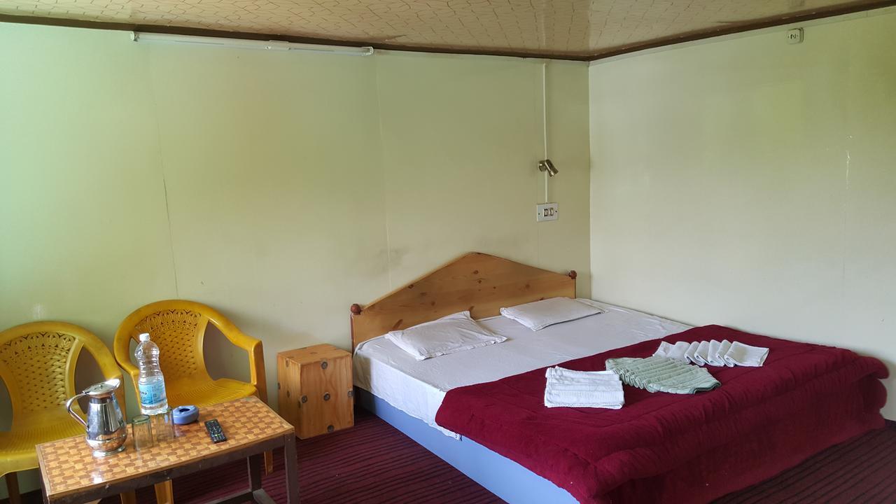 Hotel Evergreen Pahalgam Exterior photo