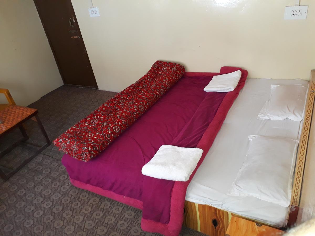 Hotel Evergreen Pahalgam Exterior photo